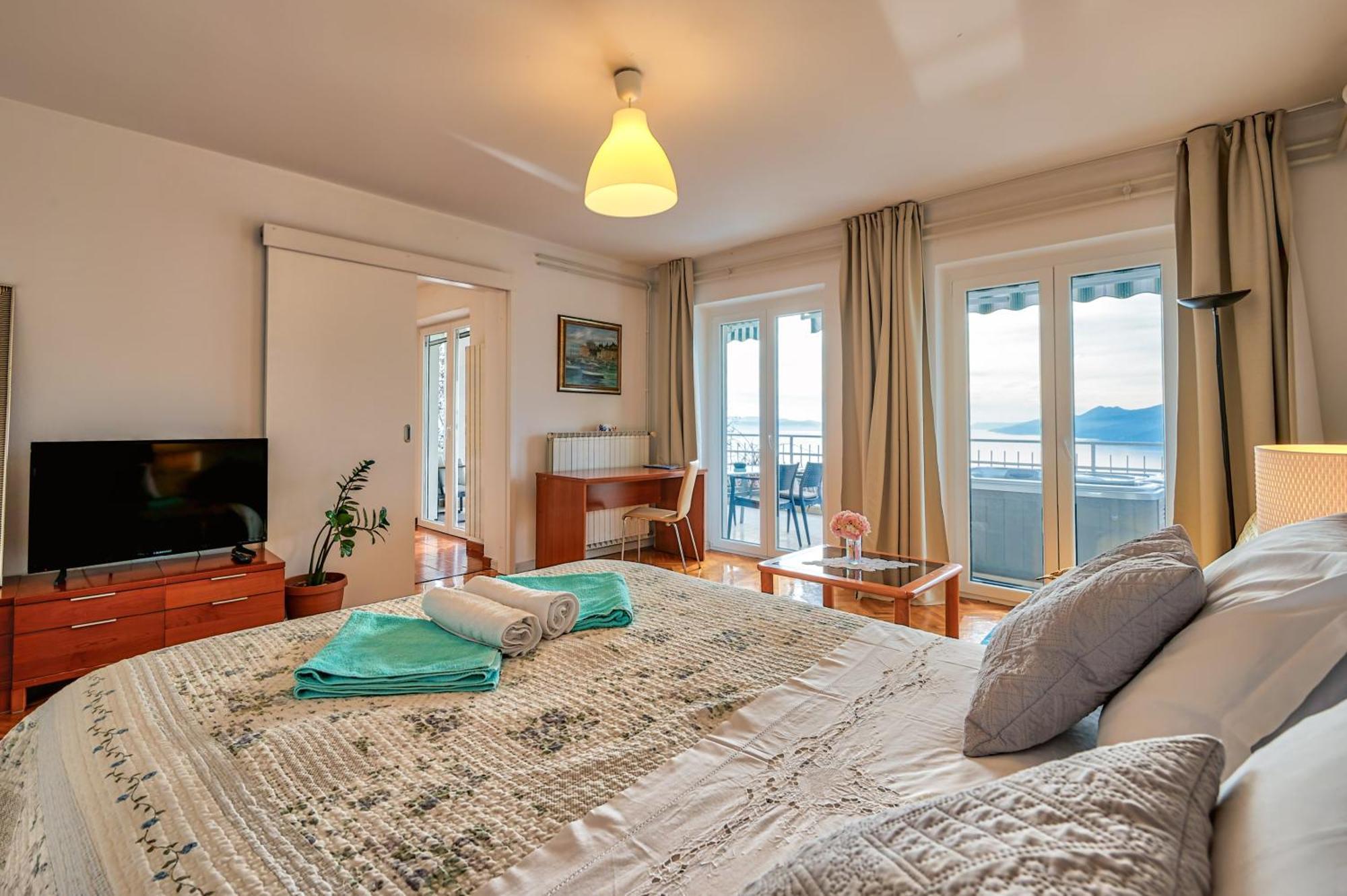 Apartmani Frlan Ii. 卡斯塔 外观 照片