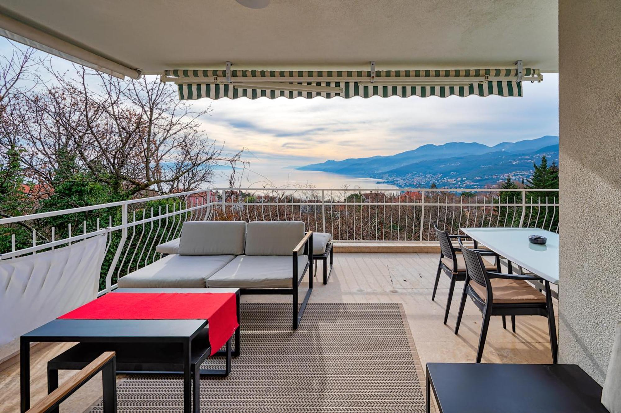 Apartmani Frlan Ii. 卡斯塔 外观 照片