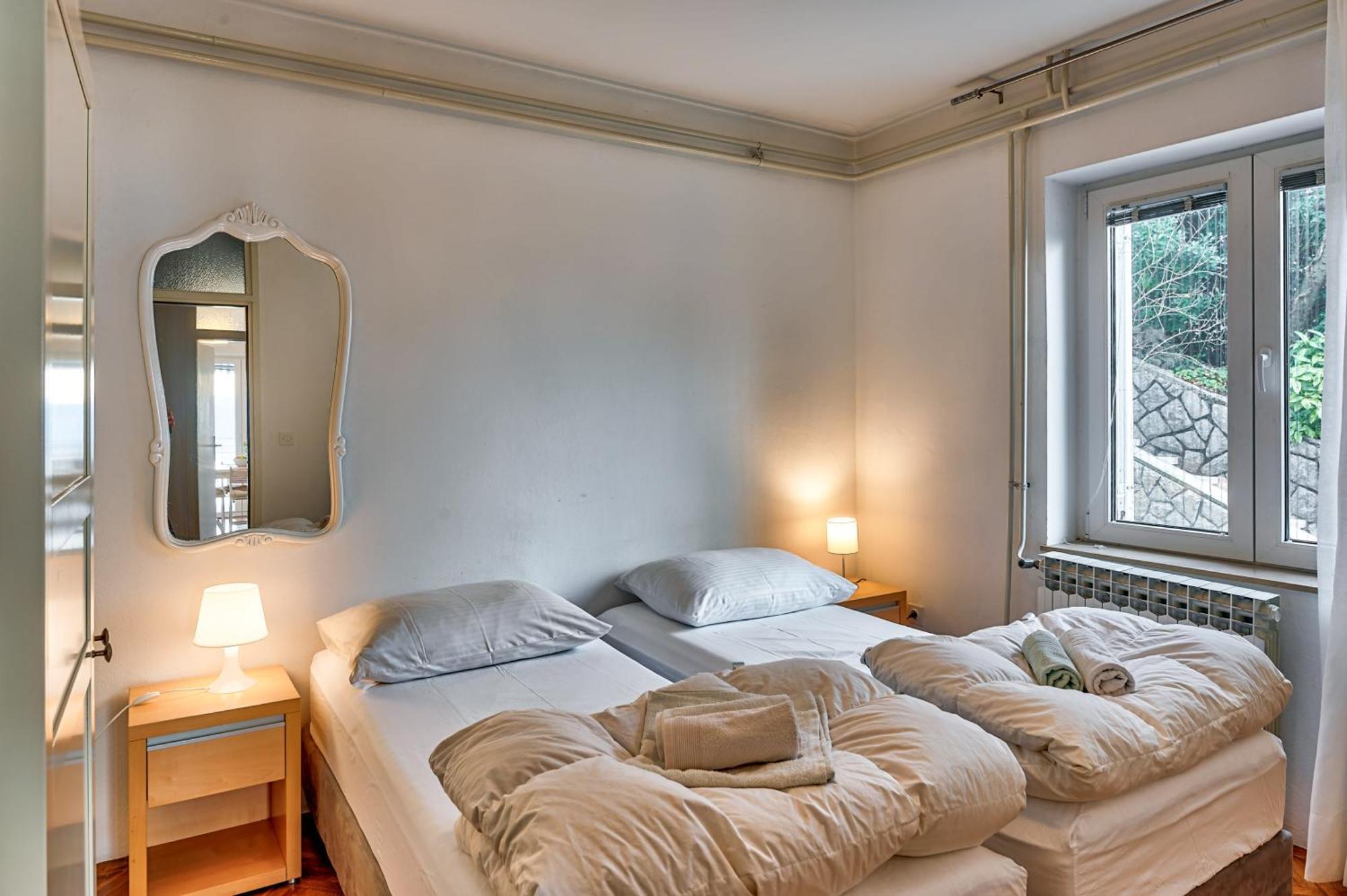 Apartmani Frlan Ii. 卡斯塔 外观 照片