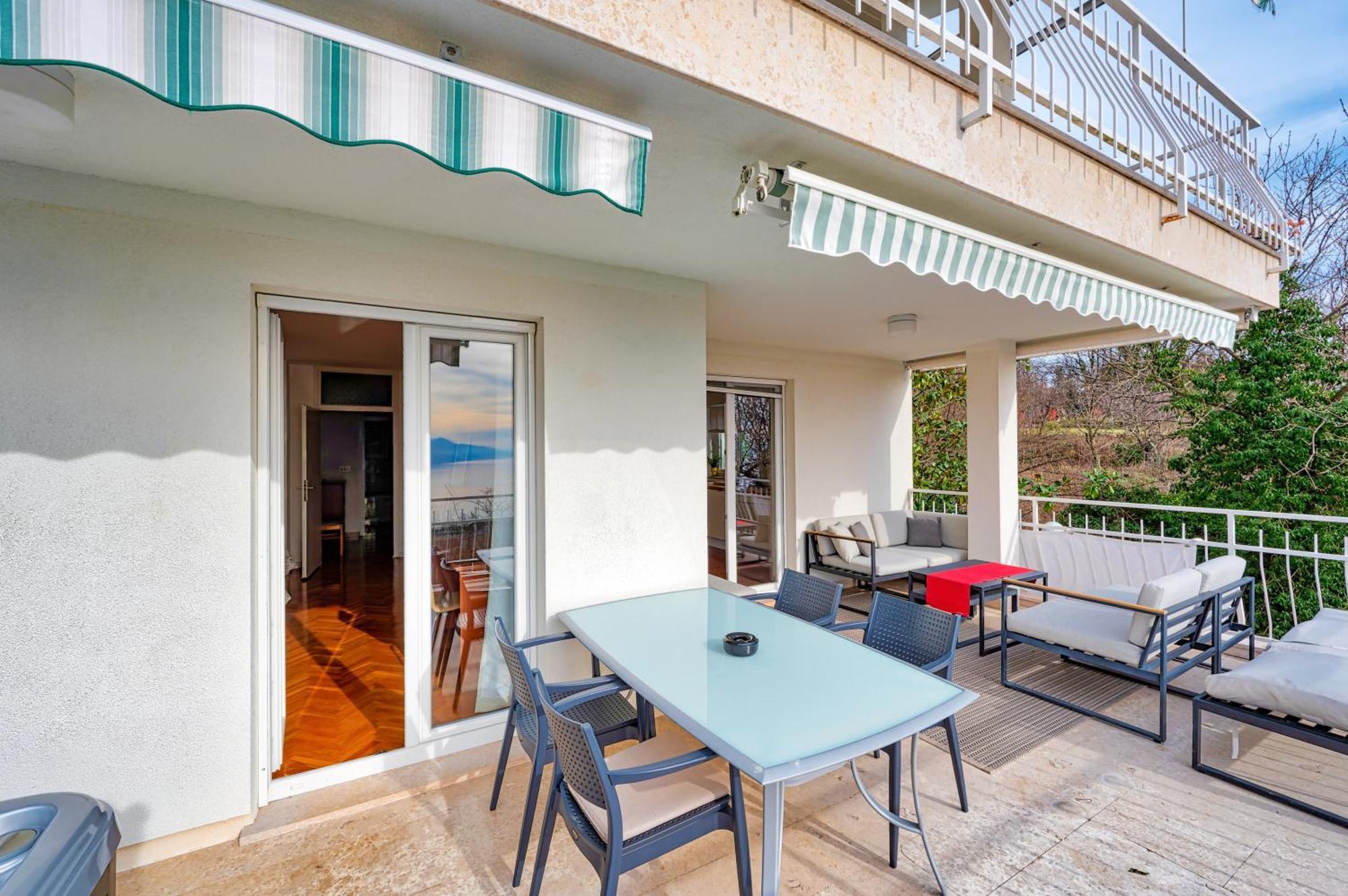 Apartmani Frlan Ii. 卡斯塔 外观 照片