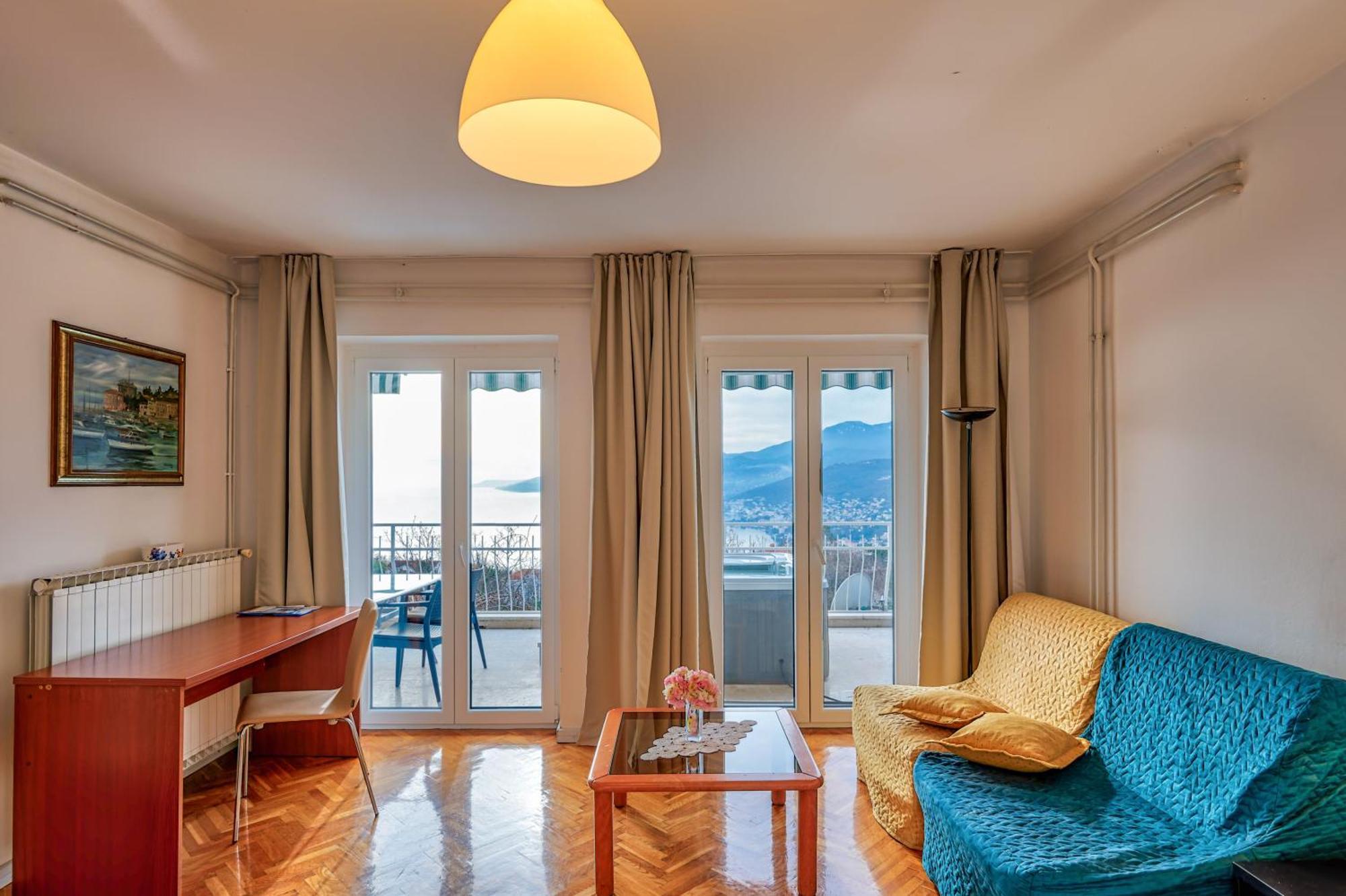 Apartmani Frlan Ii. 卡斯塔 外观 照片