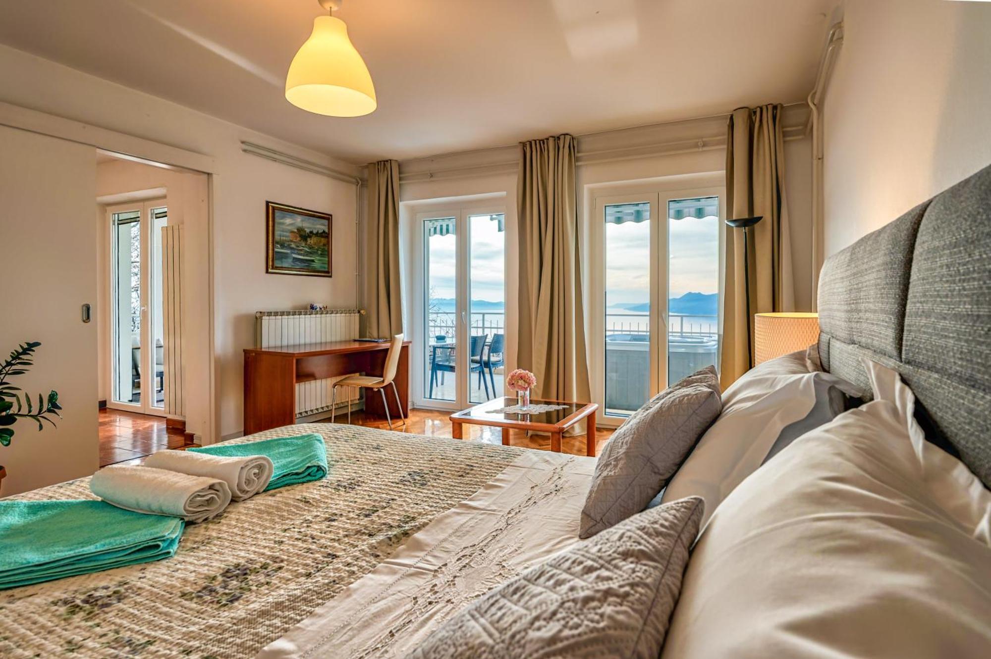 Apartmani Frlan Ii. 卡斯塔 外观 照片