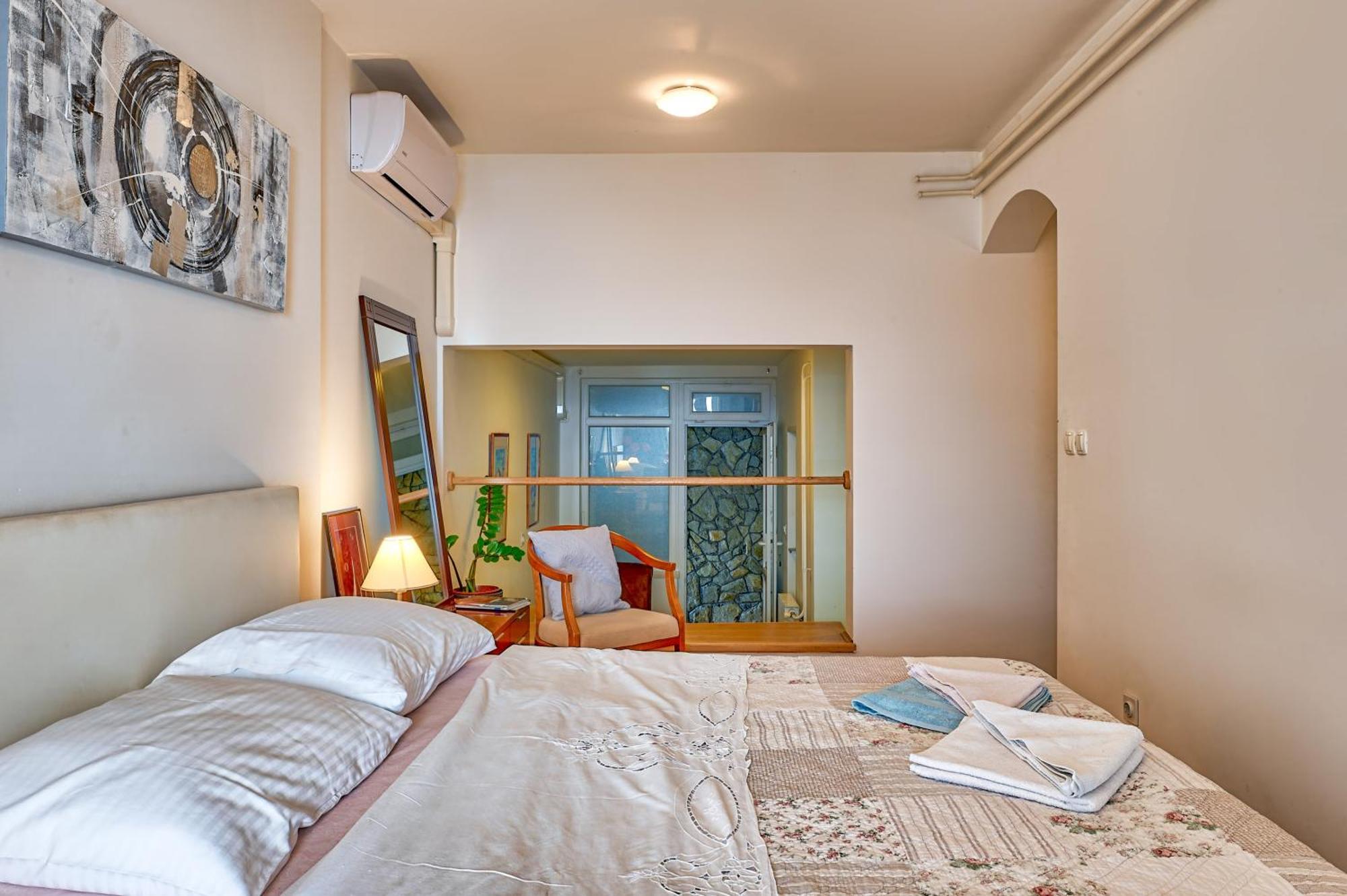 Apartmani Frlan Ii. 卡斯塔 外观 照片