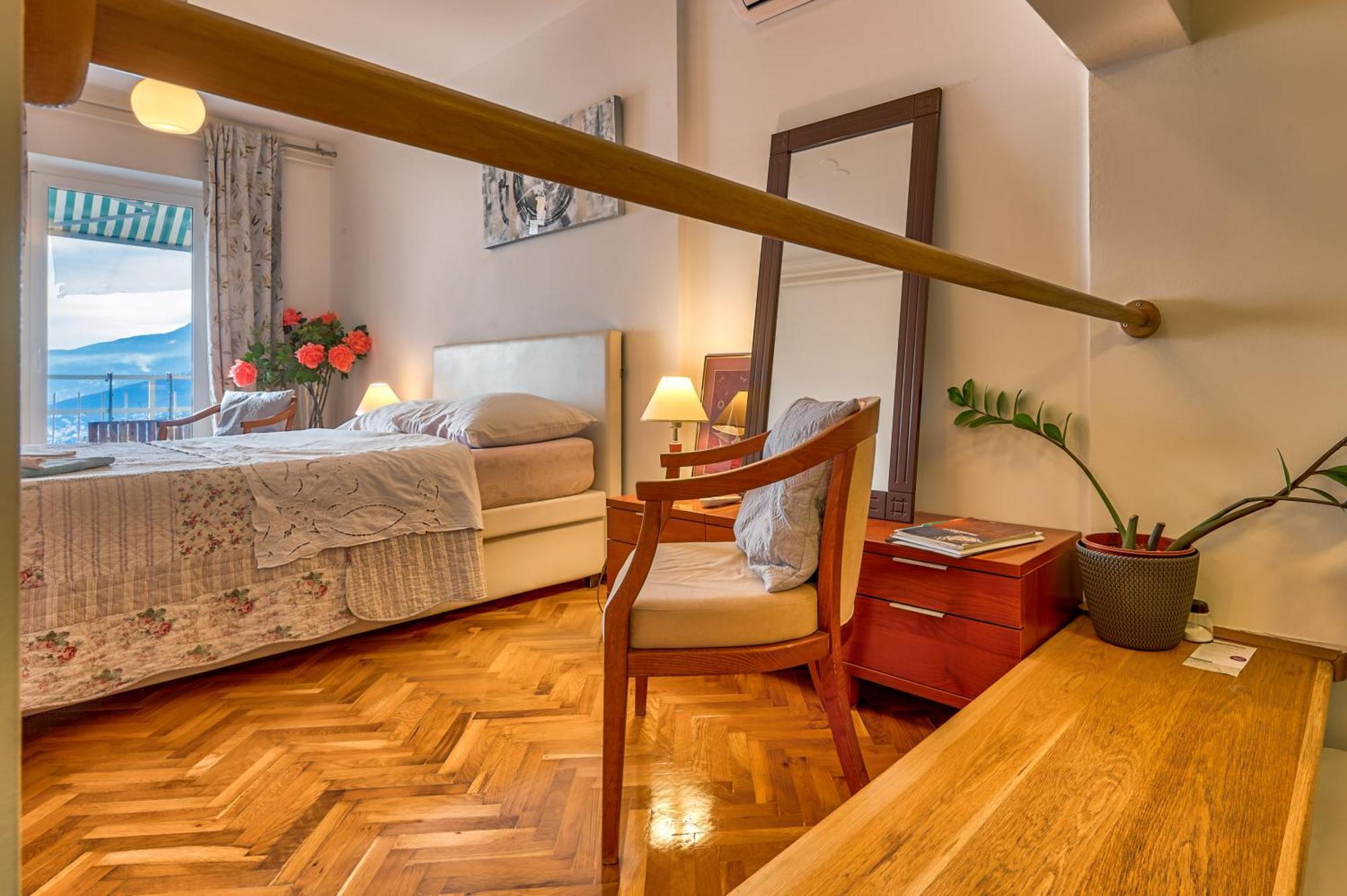 Apartmani Frlan Ii. 卡斯塔 外观 照片