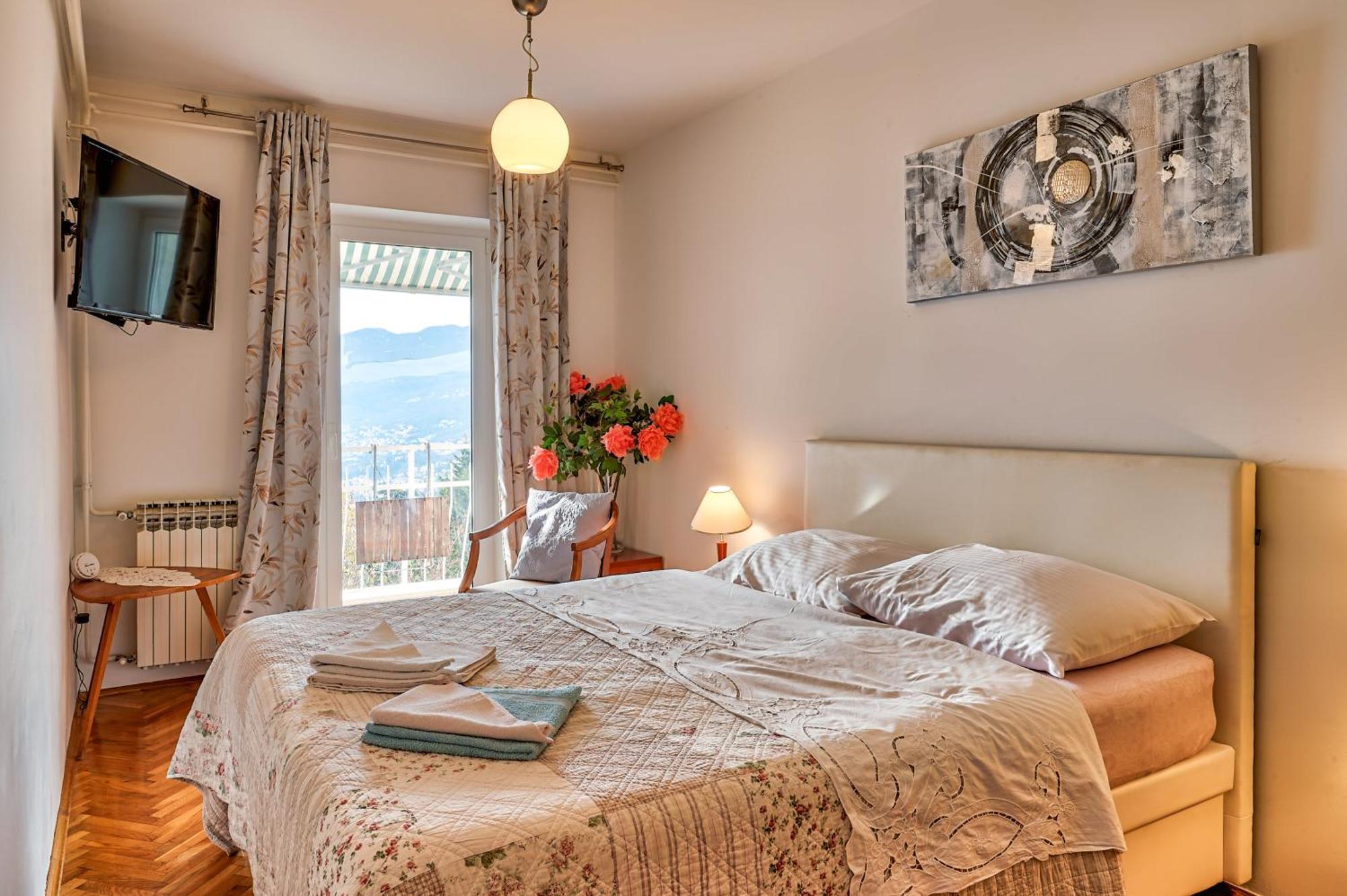 Apartmani Frlan Ii. 卡斯塔 外观 照片