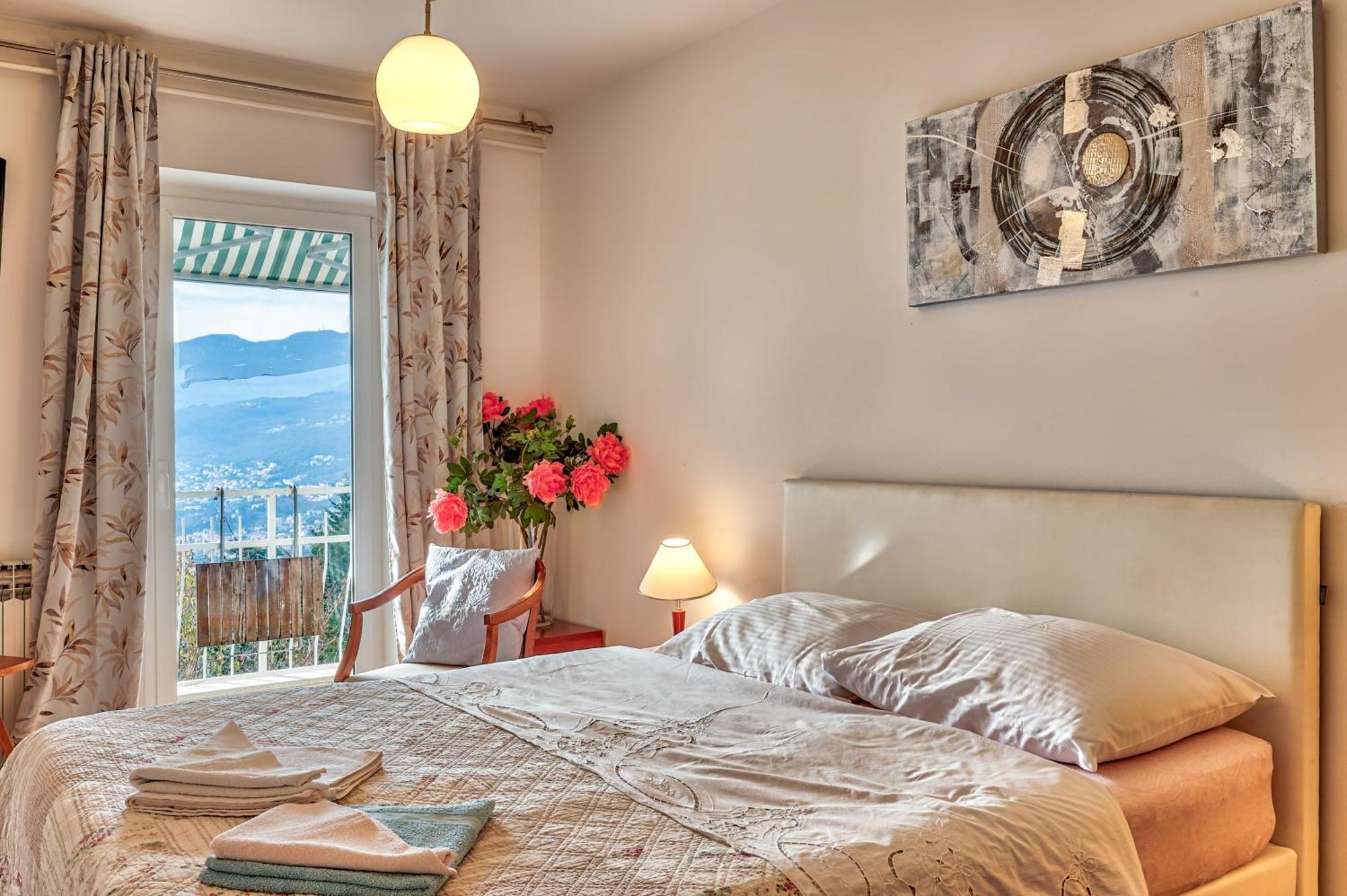 Apartmani Frlan Ii. 卡斯塔 外观 照片