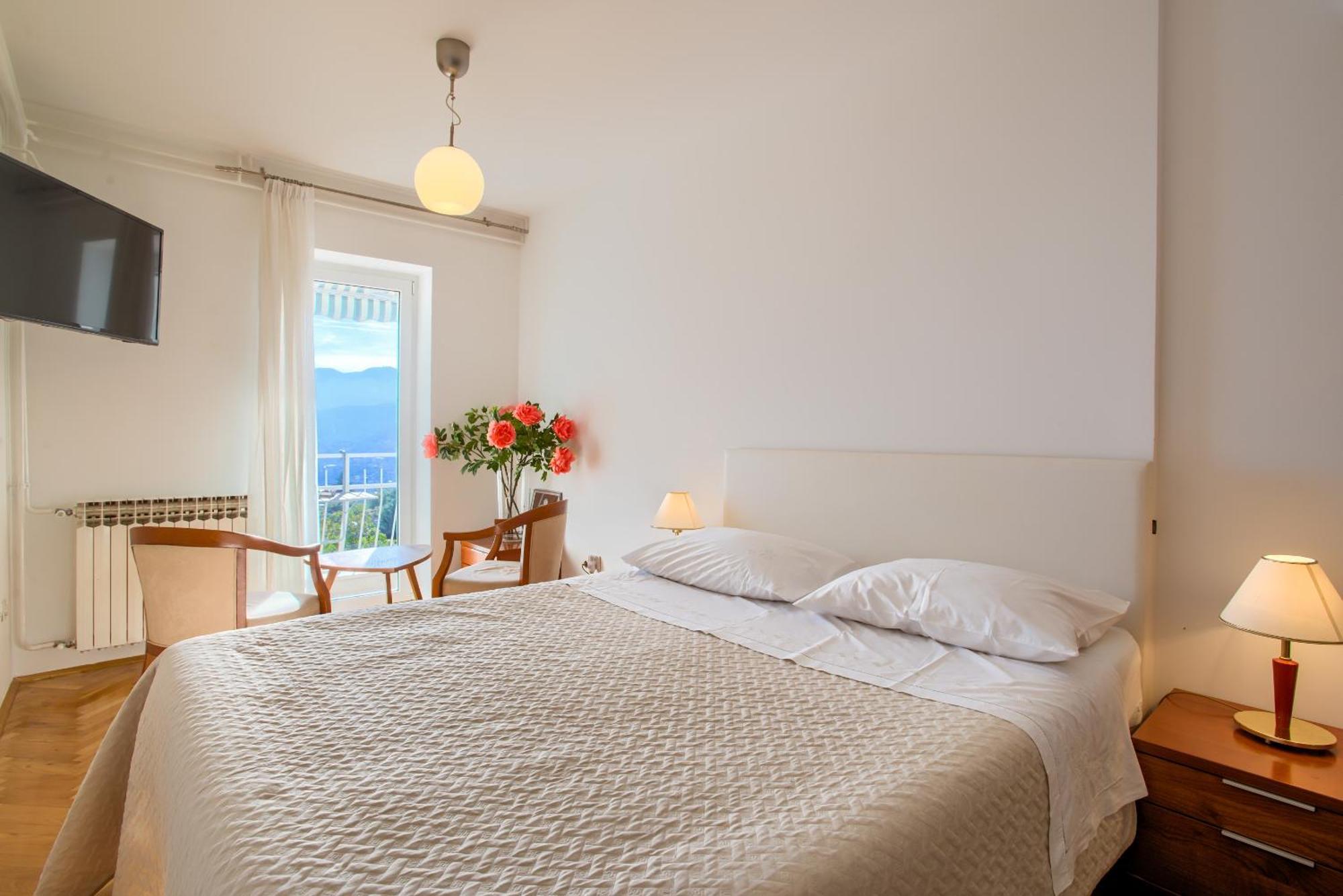Apartmani Frlan Ii. 卡斯塔 外观 照片